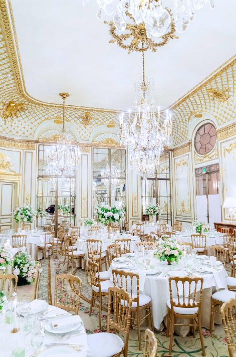 Experience mirrored elegance in every detail at Hotel Le Meurice.

