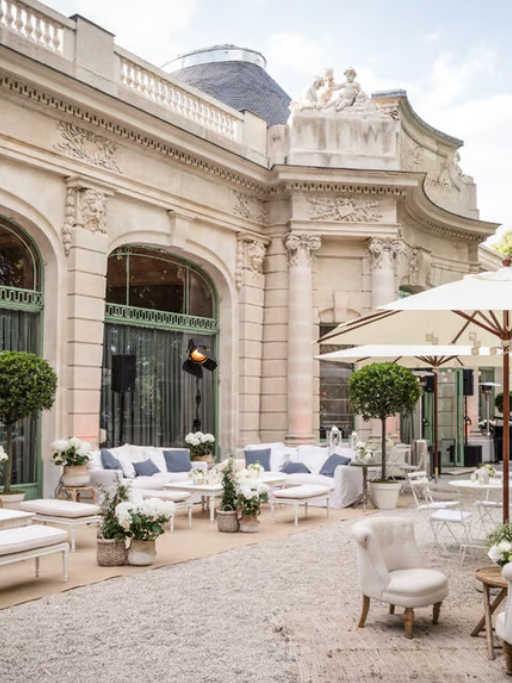 How to style the outdoor space with elegance for your Wedding at Pavillon Dauphine
