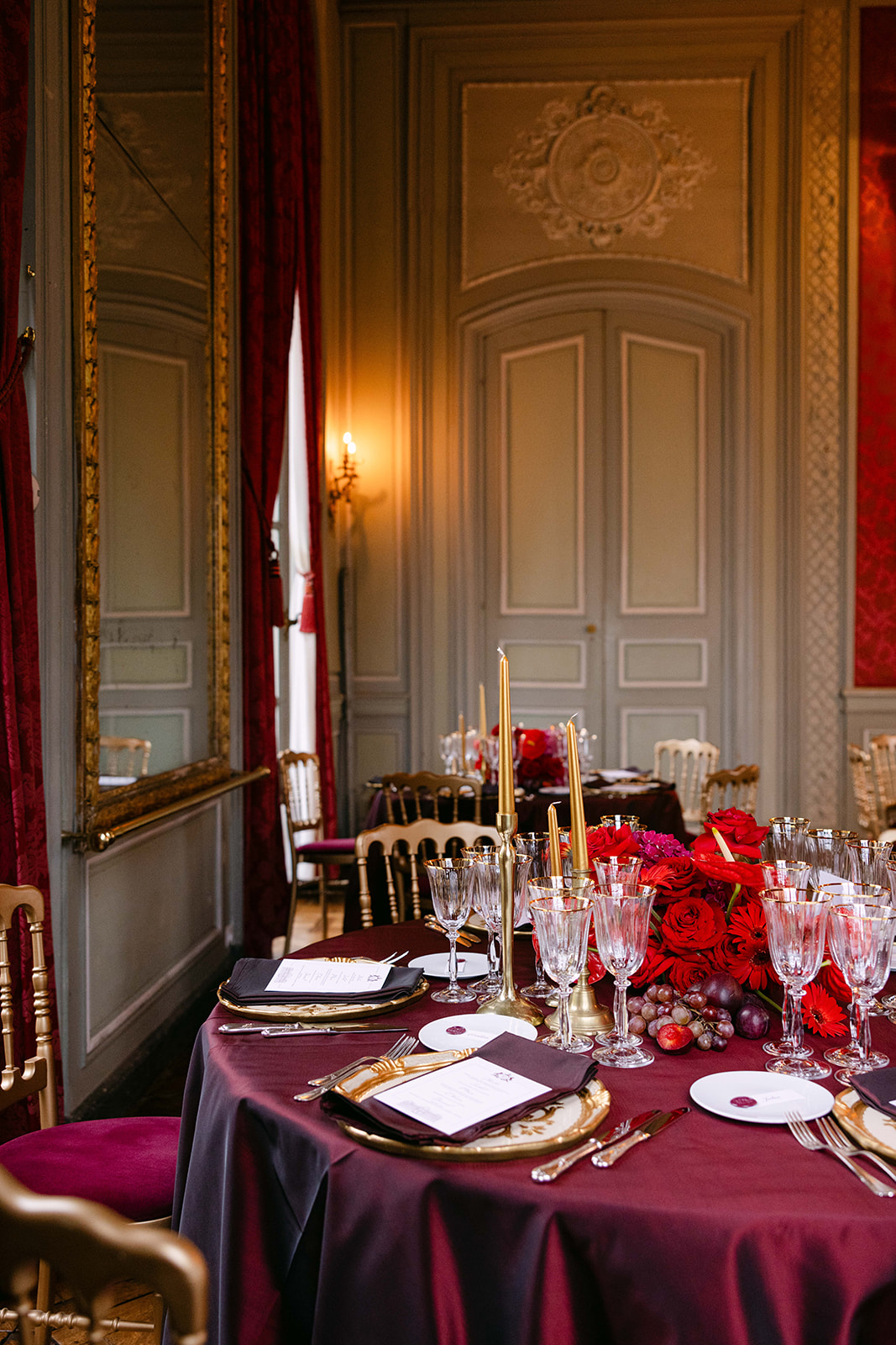 Inside round tables diner in Chateau de Champlatreux